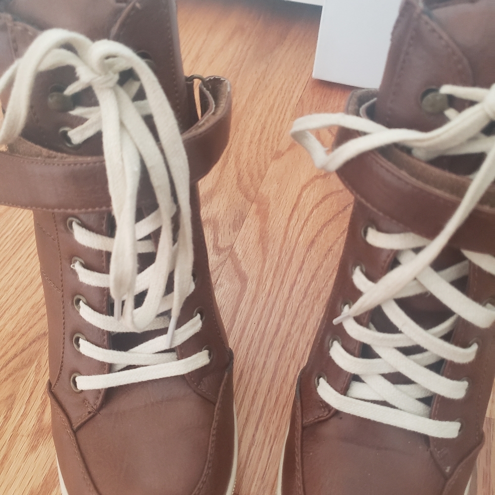 Steve Madden Wedge shoes